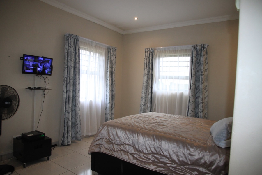 Bedroom Property for Sale in Sunnyridge Eastern Cape